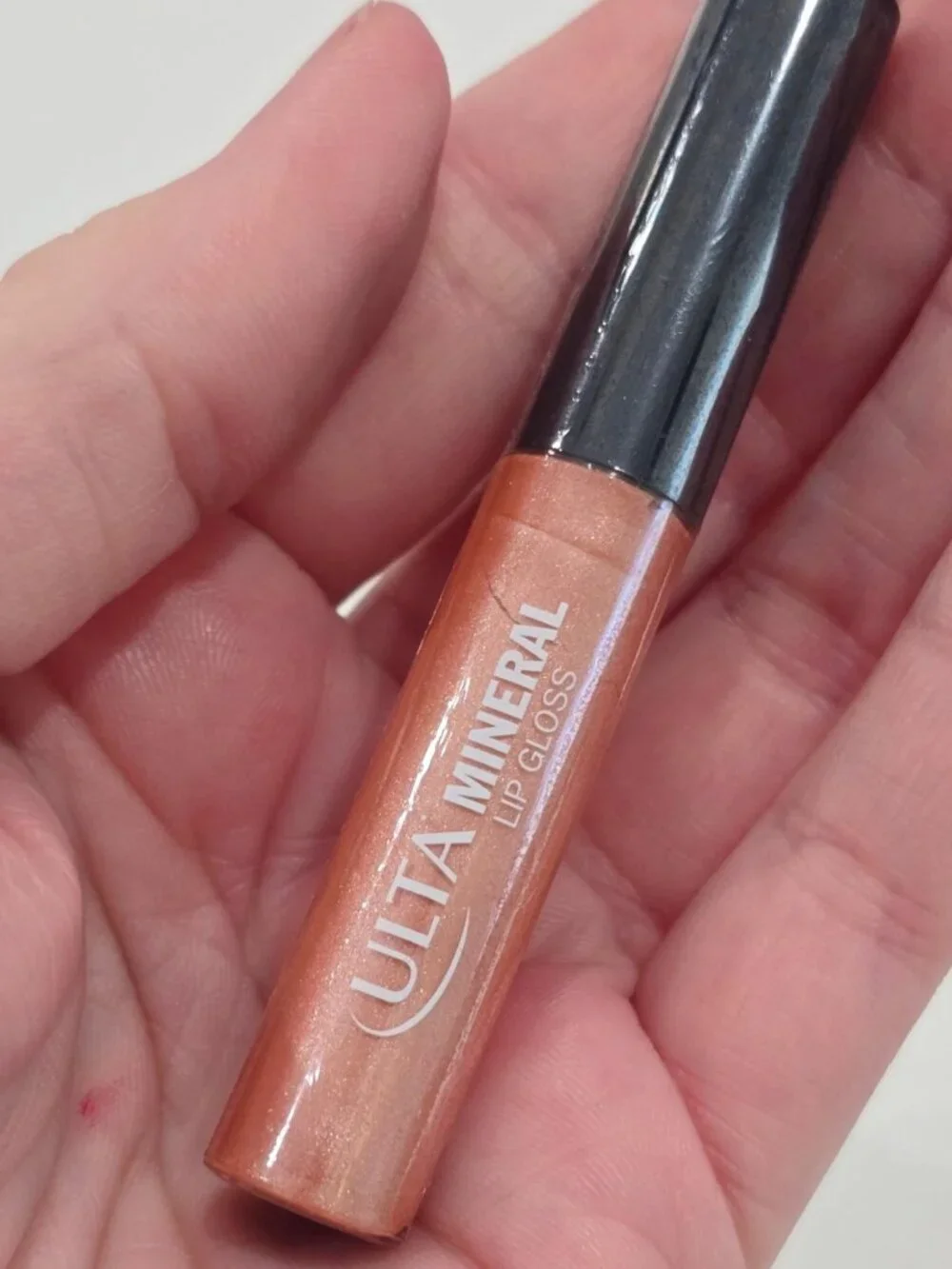 ULTA ✦ Mineral Lip Gloss ✦ Sheer Opal Shimmering Hydrating Gloss Balm NWT